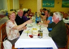 Marianne, Wouter en Johan laten het zich goed smaken   B. van Eijk