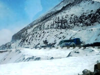 20180208 - 145002 - De Hoge Atlas over, maar vanaf ver voor de bergpas fileproblemen (sneeuw) - Bert van Eijk