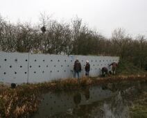 13-4-13,M. Klingers, oeverzwaluwwand en kruiskade 051