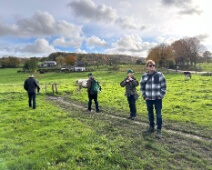 2025-11-01 Limburg - C=Genieten van het uitzicht tijdens een wandeling - Nils Boting