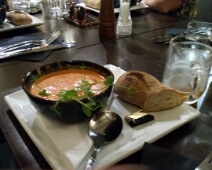 2024-06-23 20h13m59 Engeland - C=Eten bij de pizerria - Jikke Lont