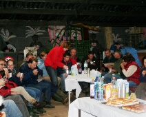 Natuurwerkdag 2008 038 Eén uur. Tevreden en voldaan. Meer dan vijftig vrijwilligers worden bedankt voor hun inzet. Ter versterking is er soep en brood en nog veel meer...